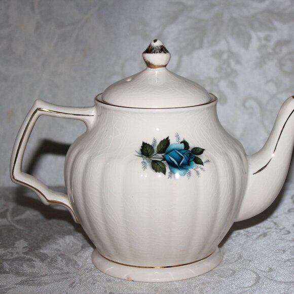 Sadler Blue Rose Teapot | Arthur Wood Blue Rose Sugar Bowl & Creamer Set - Picture 6 of 15
